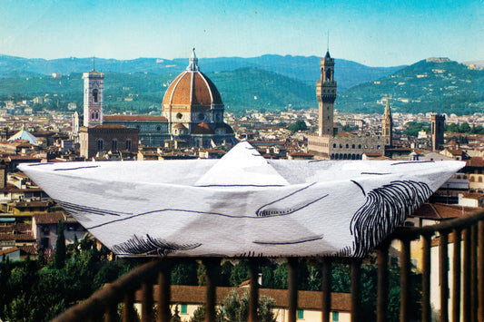Sebastian Dávila "Habitación con vista a la ciudad" de la serie "Origami", 2025