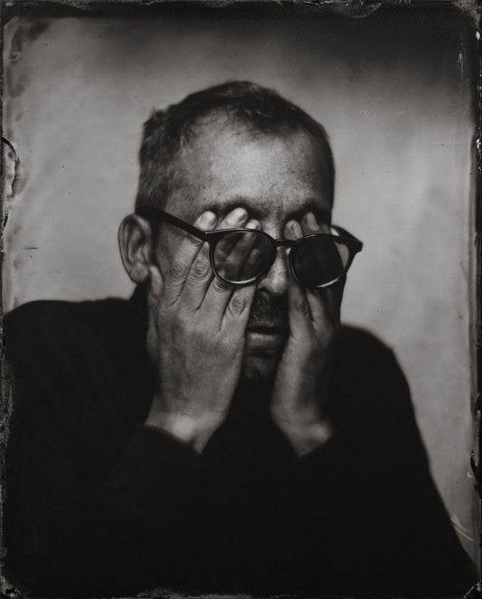 Alfredo Méndez, "Estudio fotofobia_1" de la serie "Retratos", 2021